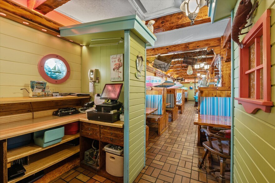 More Photos Of 1424 Main St, Sylvan Beach Restaurant For Sale