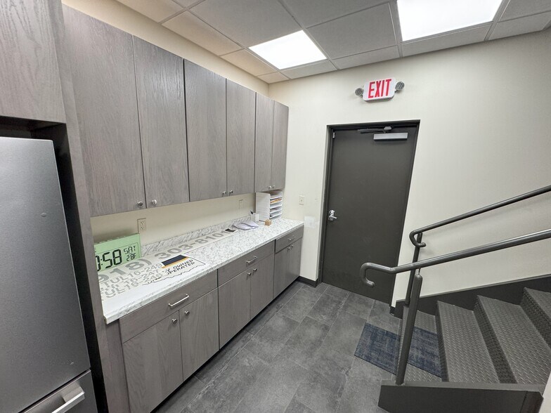 More Photos Of 2800 W Albany St, Broken Arrow Warehouse For Sale