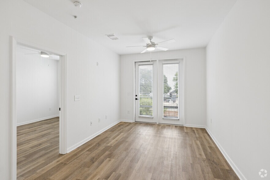 More Photos Of 725-735 Coleman Blvd, Mount Pleasant Apartments For Lease