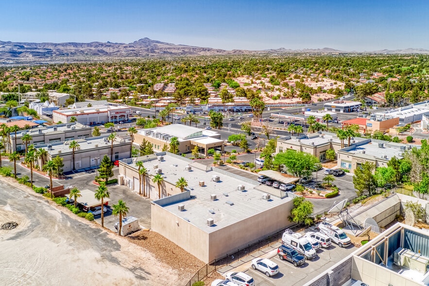 More Photos Of 2012 W Sunset Rd, Henderson Light Manufacturing For Lease