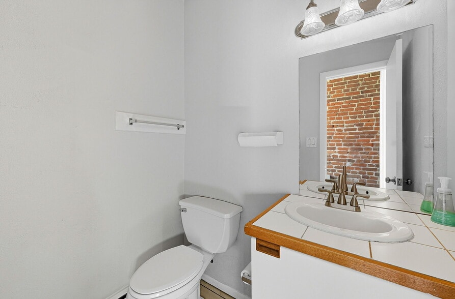 More Photos Of 1516-1518 Blake St, Denver Office For Sale