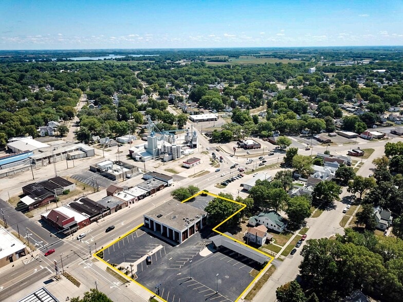 More Photos Of 300 First Ave, Rock Falls Bank For Lease