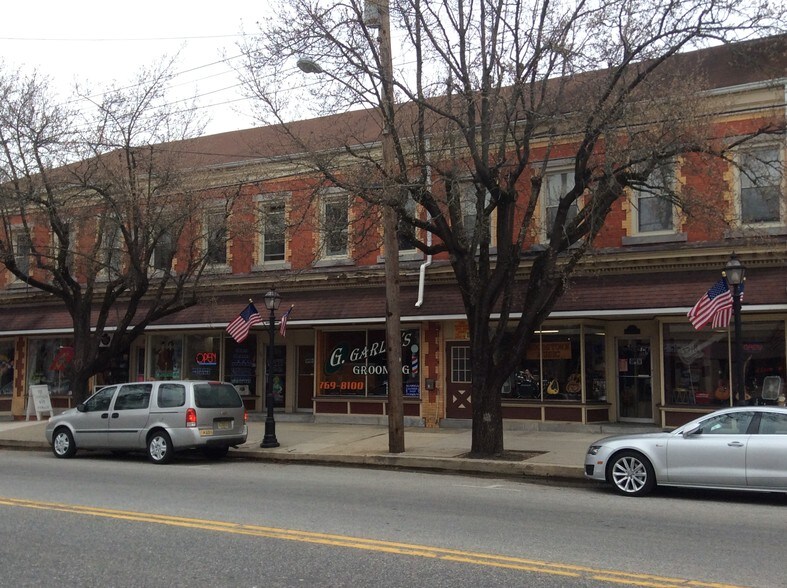 More Photos Of 19-27 N Main St, Woodstown Storefront Retail Residential For Lease