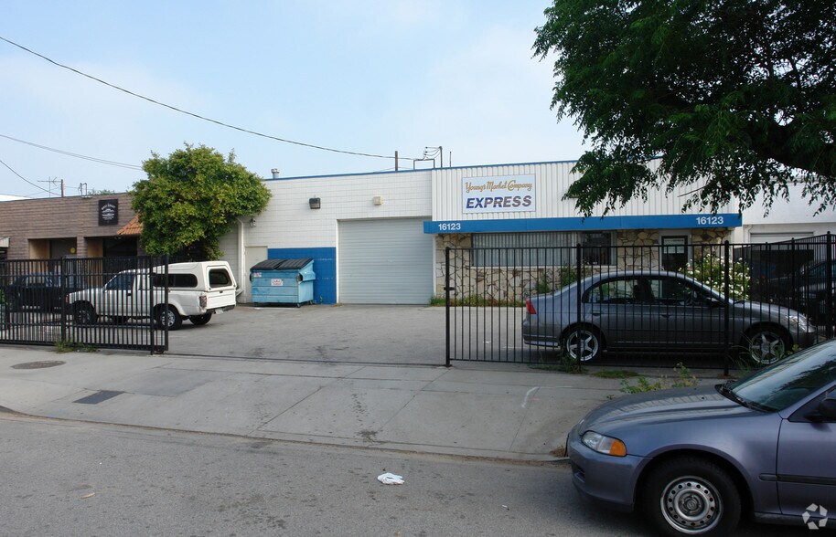 More Photos Of 16123 Covello St, Van Nuys Industrial For Sale