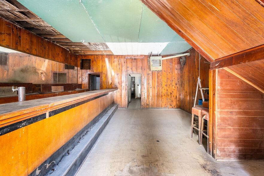 More Photos Of 4712 International Blvd, Oakland Specialty For Sale