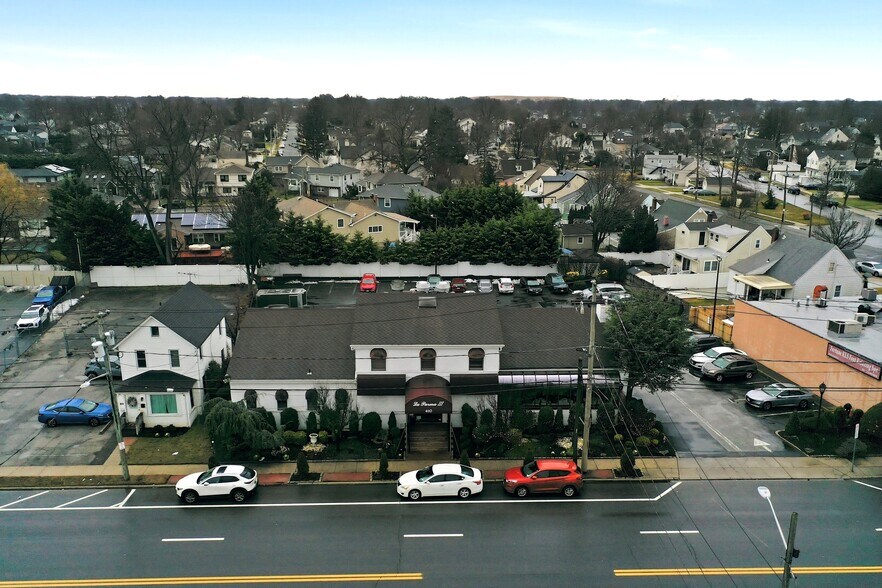 More Photos Of 410 Merrick Rd, Oceanside Restaurant For Sale