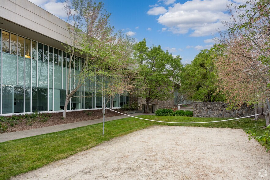 More Photos Of 2235 Mercury Way, Santa Rosa Medical For Lease