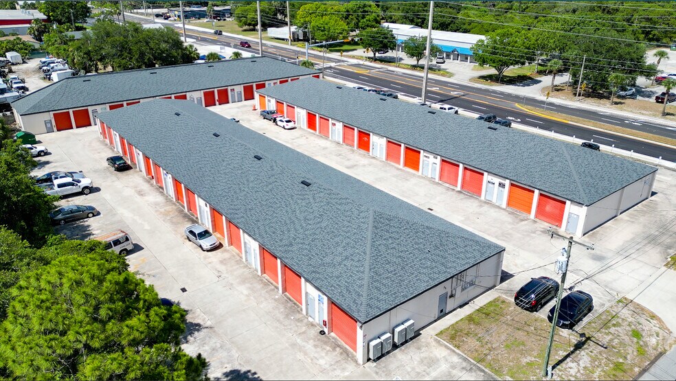 Primary Photo Of 641 Clearlake Rd, Cocoa Service For Lease