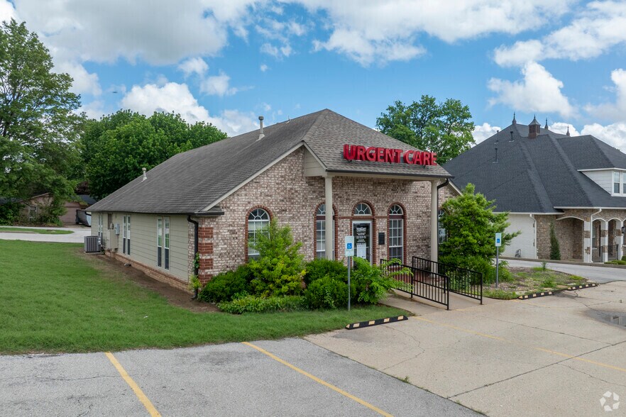 Primary Photo Of 11717 S Memorial Dr, Bixby Medical For Lease