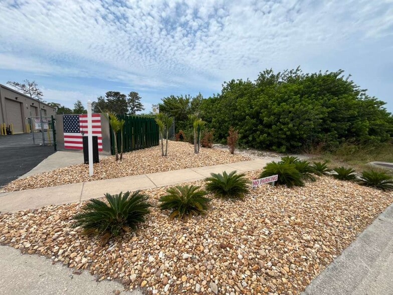 More Photos Of 743 Wesley Ave, Tarpon Springs Warehouse For Sale