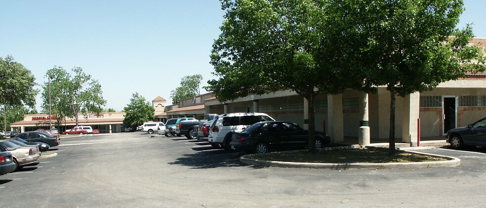 More Photos Of 7517-7523 Cameron Rd, Austin Freestanding For Lease