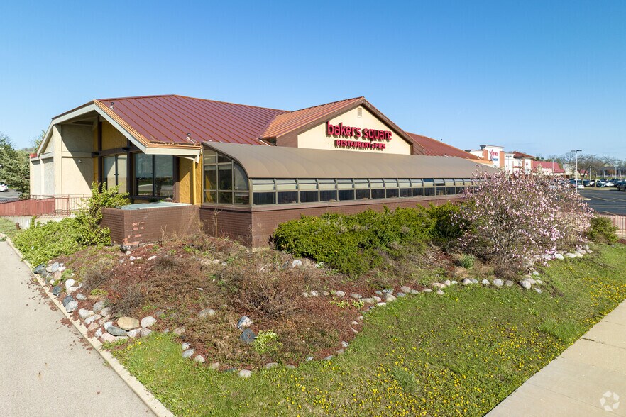 More Photos Of 1195 S Milwaukee Ave, Libertyville Restaurant For Lease