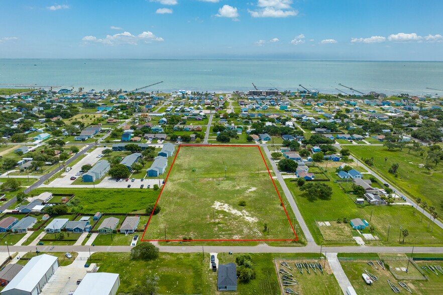 More Photos Of 1004 S Young St, Rockport Land For Sale