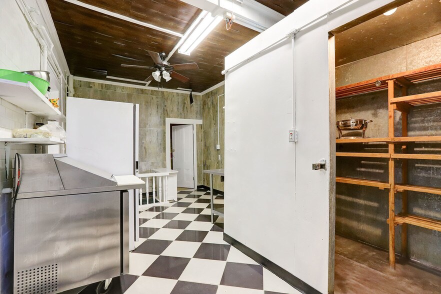 More Photos Of 212 Main St, Sierra City Hotel For Sale