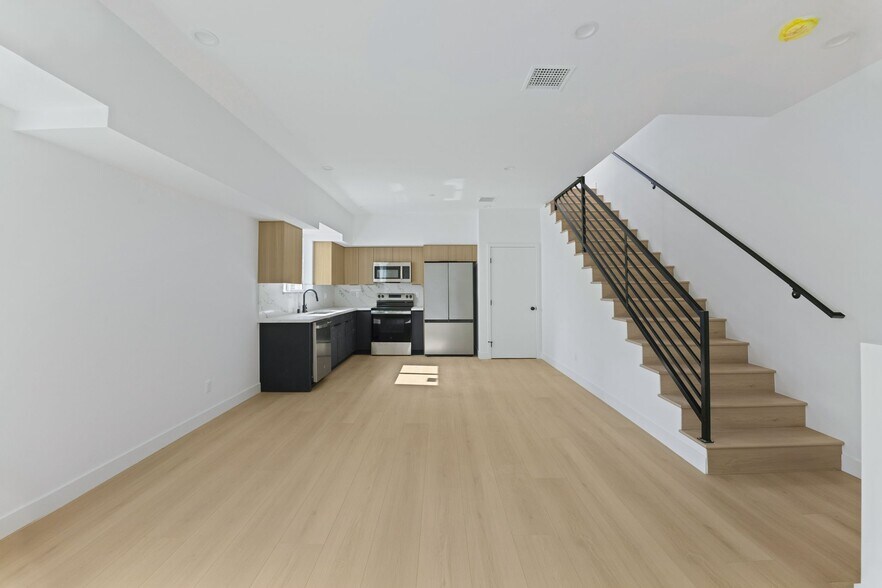 More Photos Of 4511 Rosewood Ave, Los Angeles Apartments For Sale