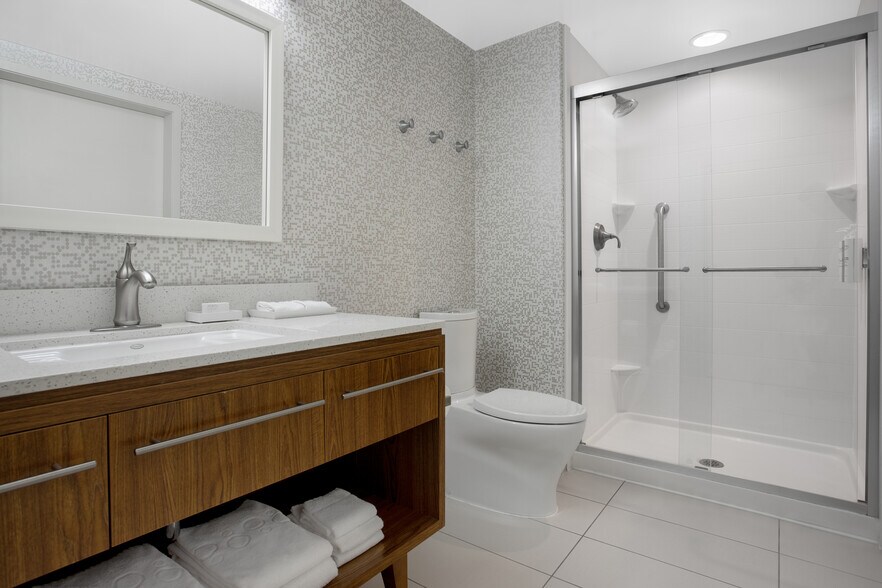 More Photos Of 14060 Emerald Coast Pkwy, Destin Hotel For Sale