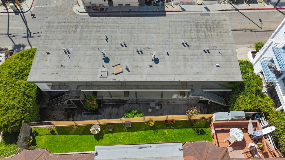 More Photos Of 1661 Appian Way, Santa Monica Apartments For Sale