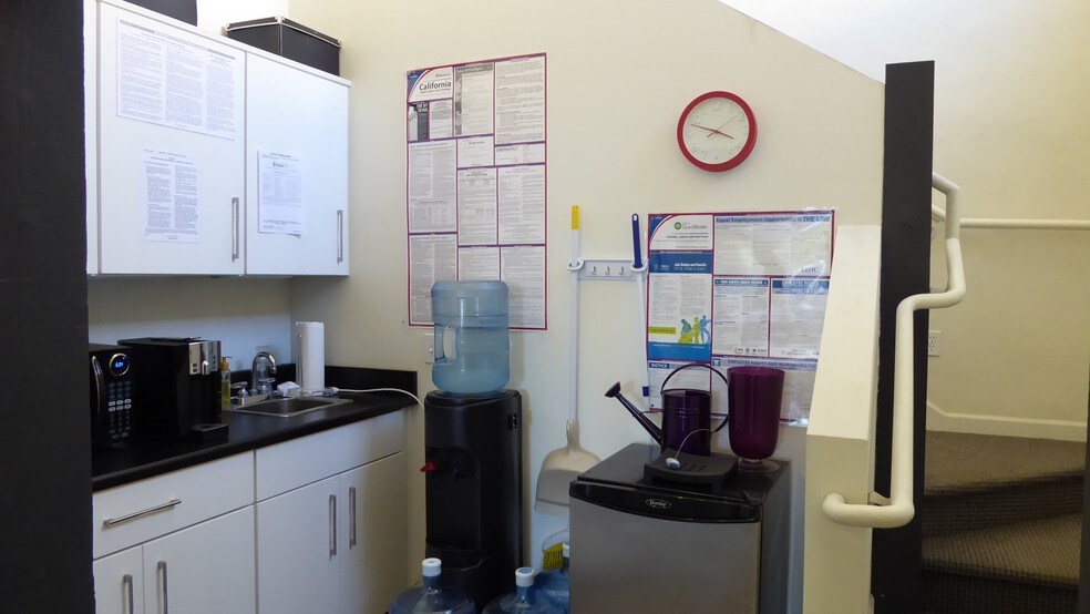 More Photos Of 434 E Main St, Ventura Storefront For Lease