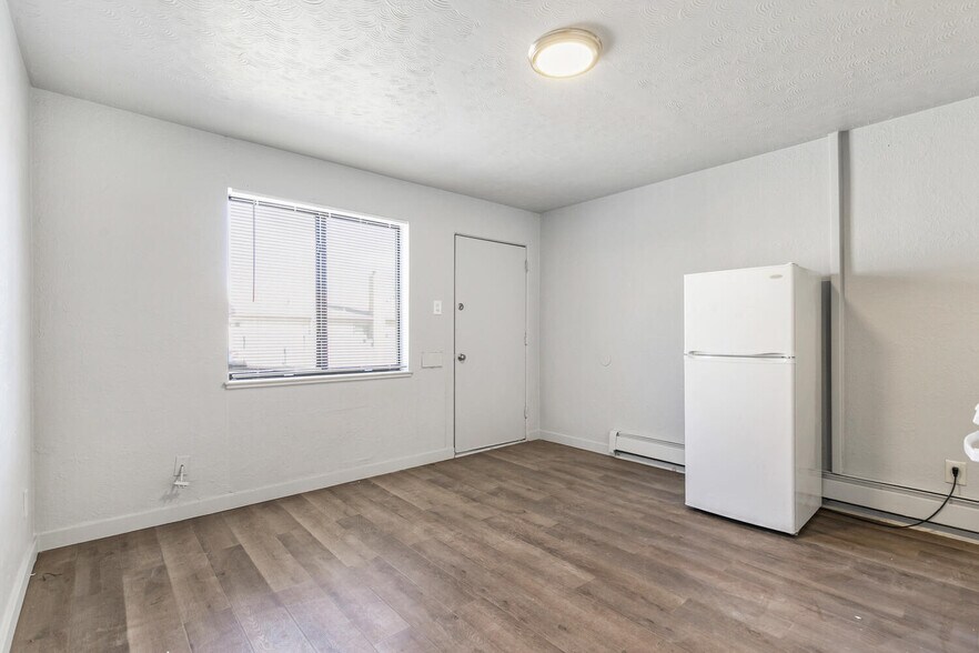 More Photos Of 1467 Joliet St, Aurora Apartments For Sale