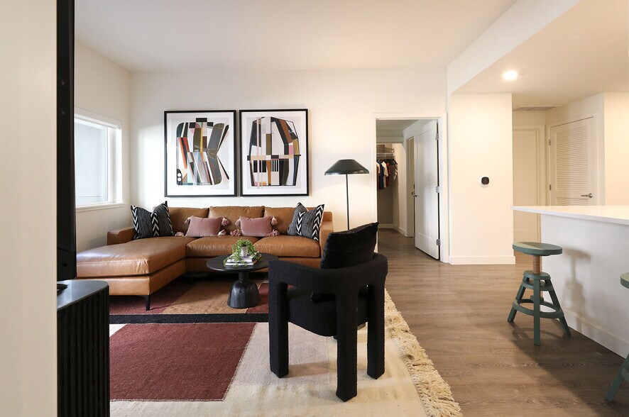 More Photos Of 1100 Webster St, Oakland Apartments For Lease