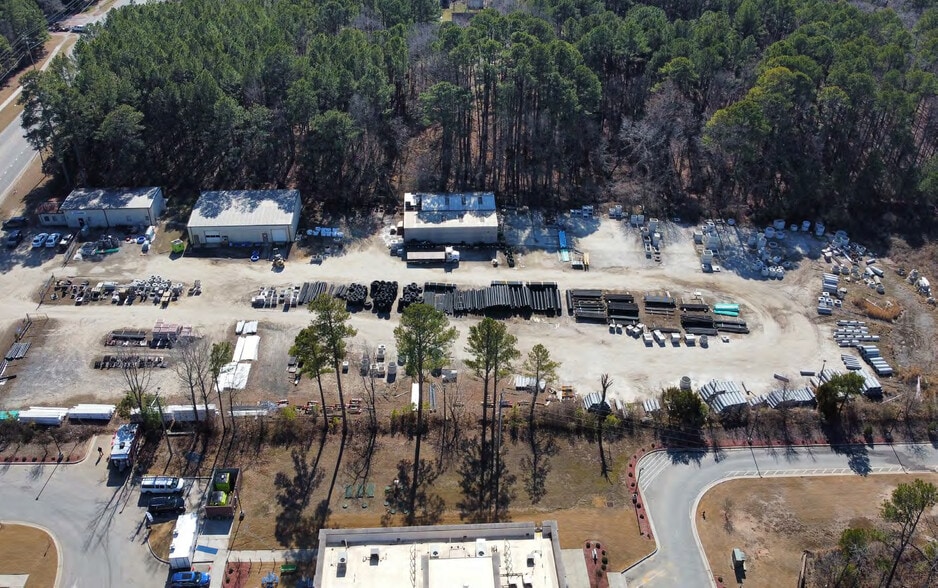 More Photos Of 1928 E Williams St, Apex Warehouse For Lease