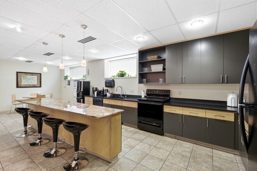 More Photos Of 555 S 300 E, Salt Lake City Office For Sale