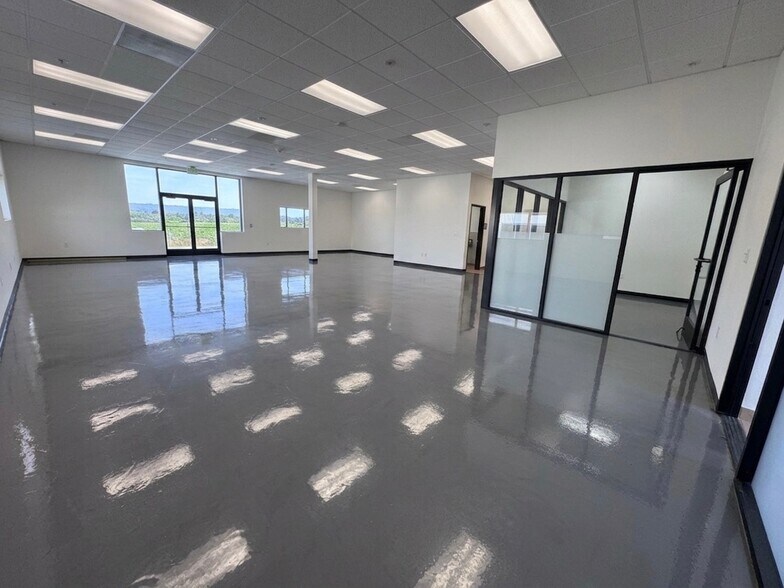More Photos Of 1080-1098 W Evelyn Ave, Sunnyvale Warehouse For Sale