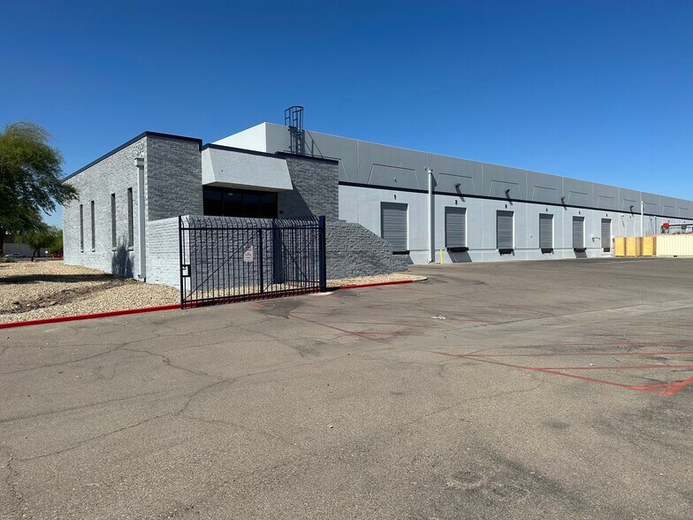 More Photos Of 302 E University Dr, Phoenix Warehouse For Lease
