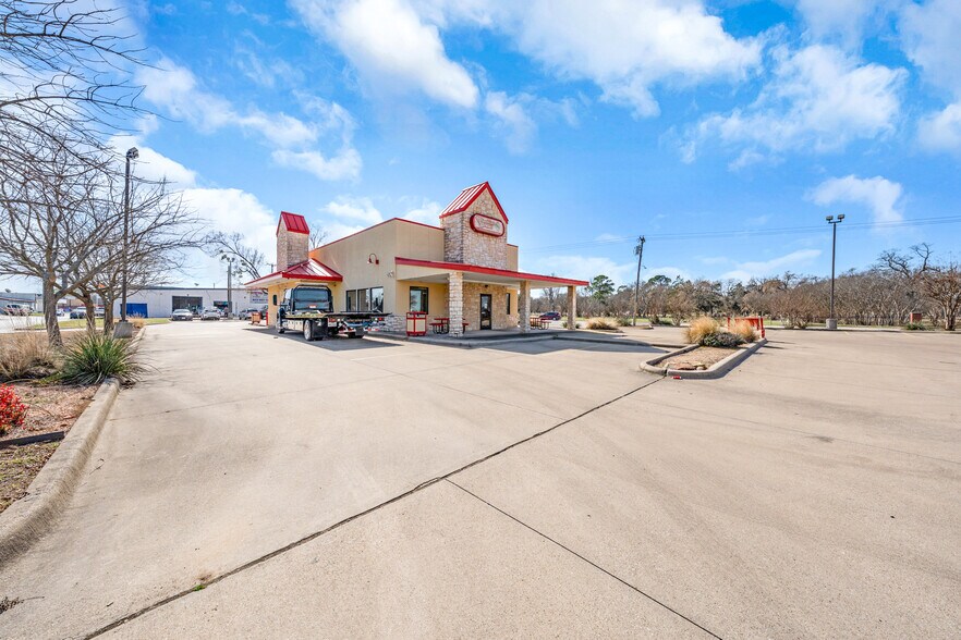 More Photos Of 1014 W Moore Ave, Terrell Restaurant For Sale