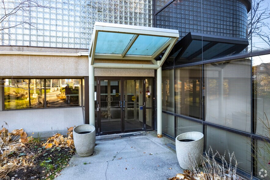 More Photos Of 1120 Birchmount Rd, Toronto Warehouse For Lease