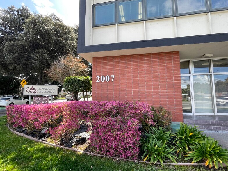 More Photos Of 2007 W Hedding St, San Jose Office For Lease