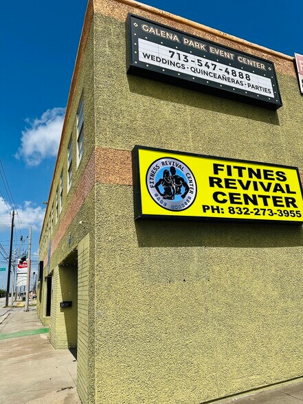 More Photos Of 100 N Main St, Galena Park Freestanding For Sale