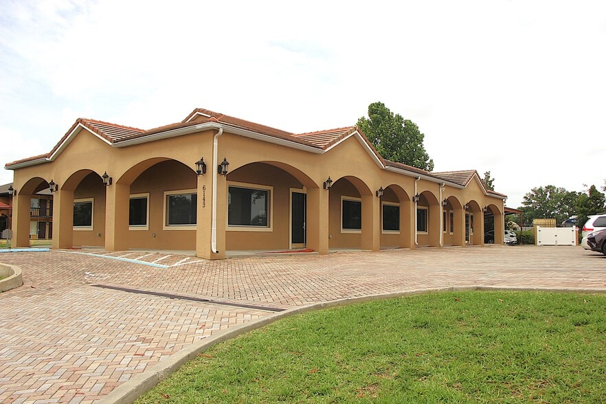 More Photos Of 6143 S Orange Blossom Trl, Orlando Loft Creative Space For Sale