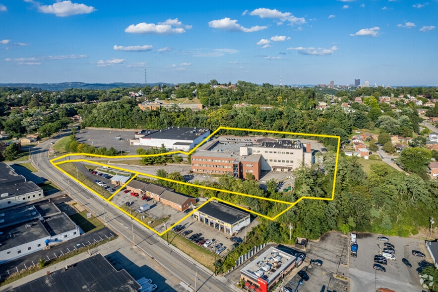 More Photos Of 2121 Noblestown Rd, Pittsburgh Office For Lease