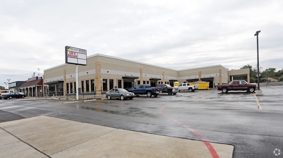 More Photos Of 3708 E Rosedale St, Fort Worth General Retail For Lease