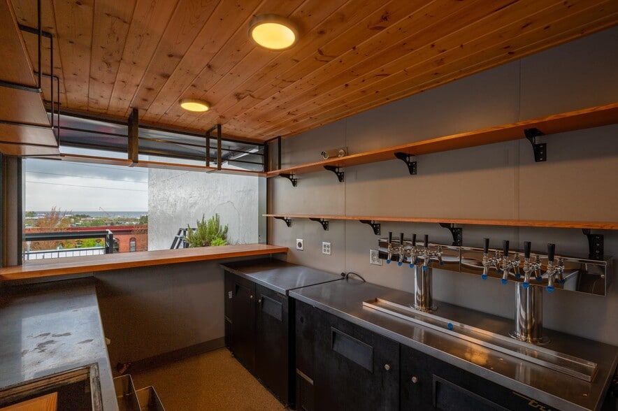 More Photos Of 1011 Harris Ave, Bellingham Restaurant For Sale