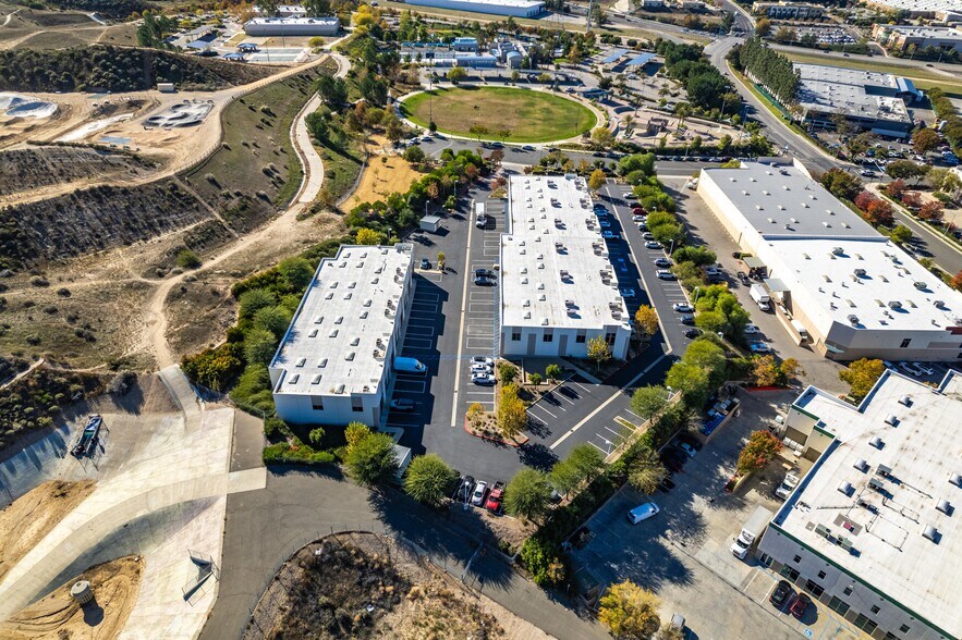 More Photos Of 26340-26354 Ruether Ave, Santa Clarita Unknown For Lease