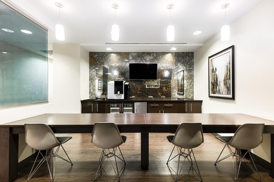 More Photos Of 5 Penn Plaza, New York Coworking Space