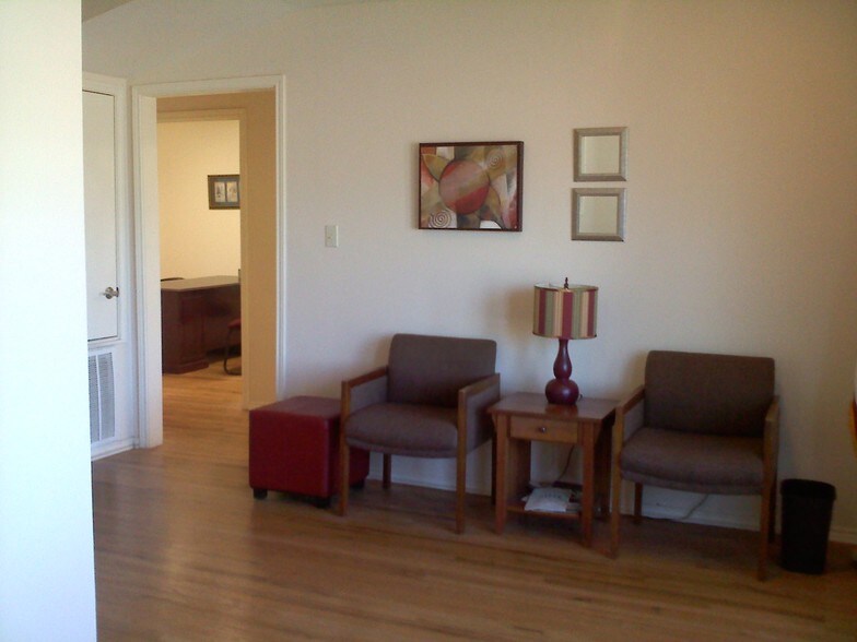 More Photos Of 1712 N Interstate 35, San Marcos Office For Sale