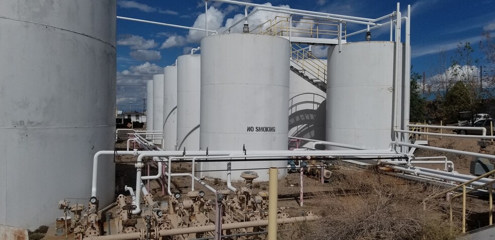 More Photos Of 4010 El Rey Rd, Albuquerque Chemical Oil Refinery For Sale