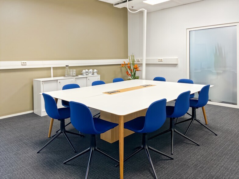 More Photos Of 4920 Roswell Rd NE, Atlanta Coworking Space