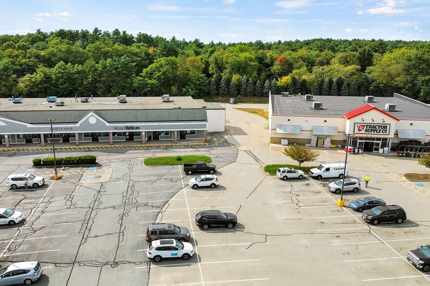 More Photos Of 160 N Main St, Carver Freestanding For Lease