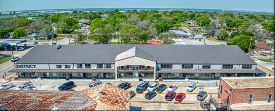 More Photos Of 301 W Main St, Midlothian Storefront Retail Office For Lease