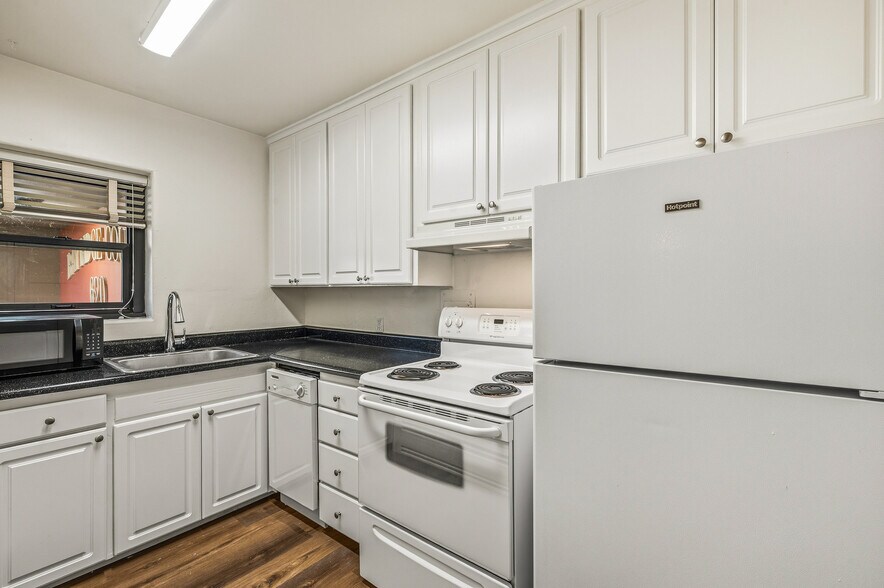 More Photos Of 804 James St, Seattle Apartments For Sale