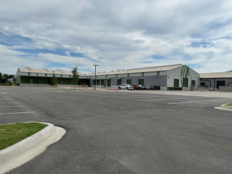 More Photos Of 1714 14th St, Plano Manufacturing For Lease