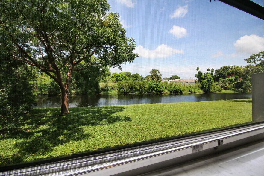 More Photos Of 400 NW 65th Ave, Margate Apartments For Sale