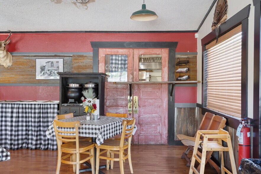 More Photos Of 7930 E State Highway 76, Kirbyville Specialty For Sale