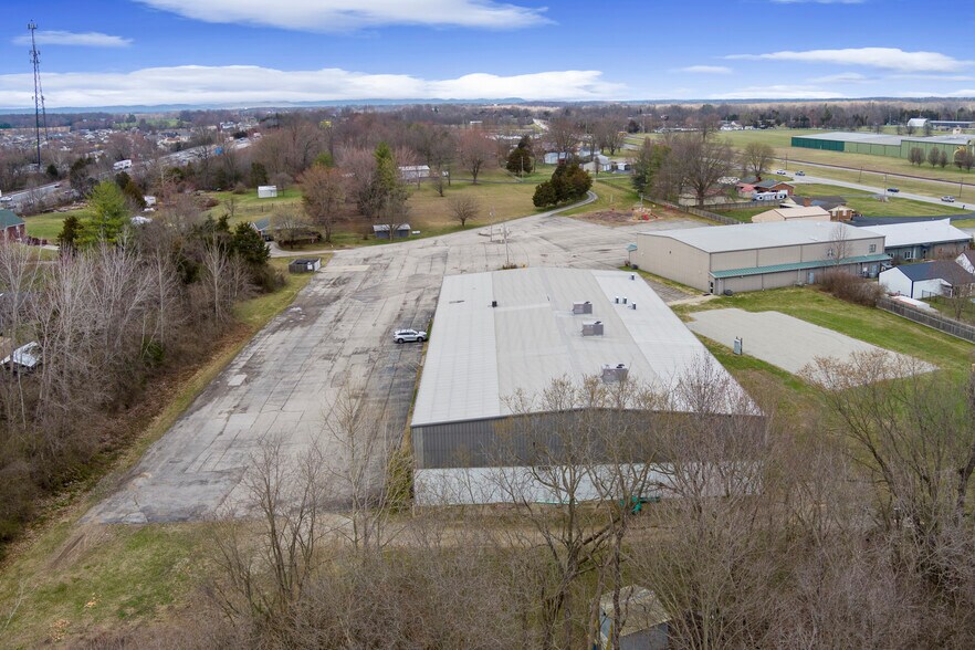 More Photos Of 11515 Highway 31, Sellersburg Light Distribution For Lease