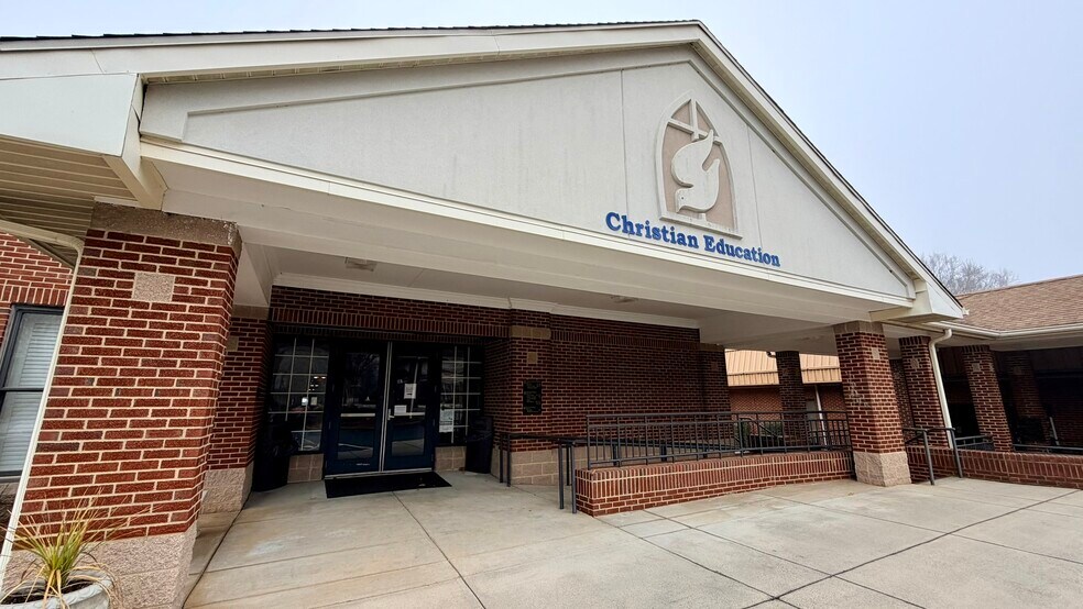 More Photos Of 9113 Blair Rd, Mint Hill Specialty For Lease