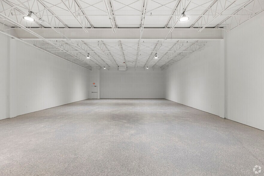 More Photos Of 8600 NW South River Dr, Medley Distribution For Lease